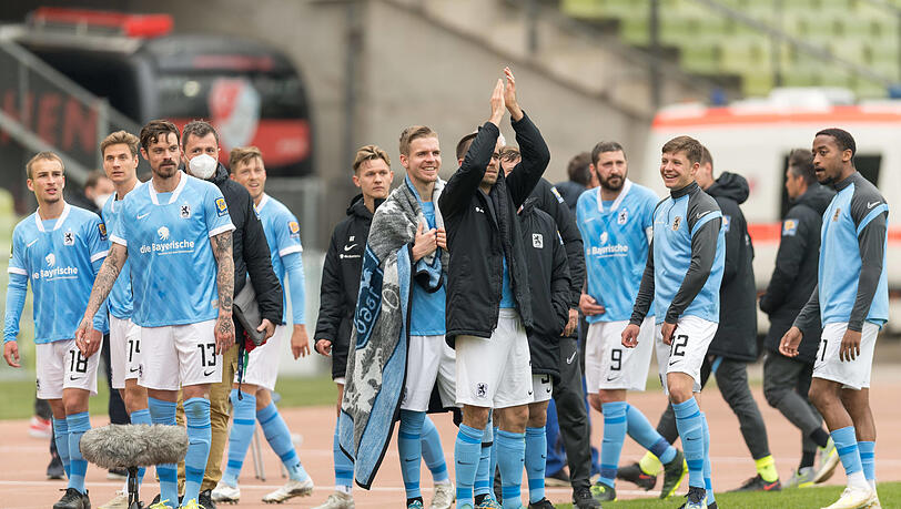 Blaue Derby-Freuden: Die Löwen lieferten unterm Zeltdach!