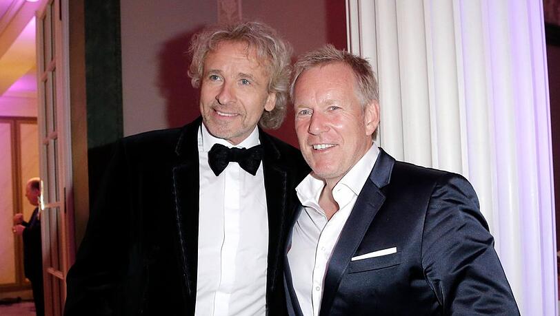 Thomas Gottschalk (l.) und Johannes B. Kerner, hier im Jahr 2015, treffen sich an Bord eines Kreuzfahrtschiffes wieder.