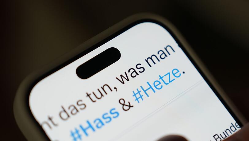 Bei den meisten Beschwerden aus Deutschland geht es um Beiträge auf Instagram, Facebook oder TikTok. (Symbolbild) Bei den meisten Beschwerden aus Deutschland geht es um Beiträge auf Instagram, Facebook oder TikTok. (Symbolbild)