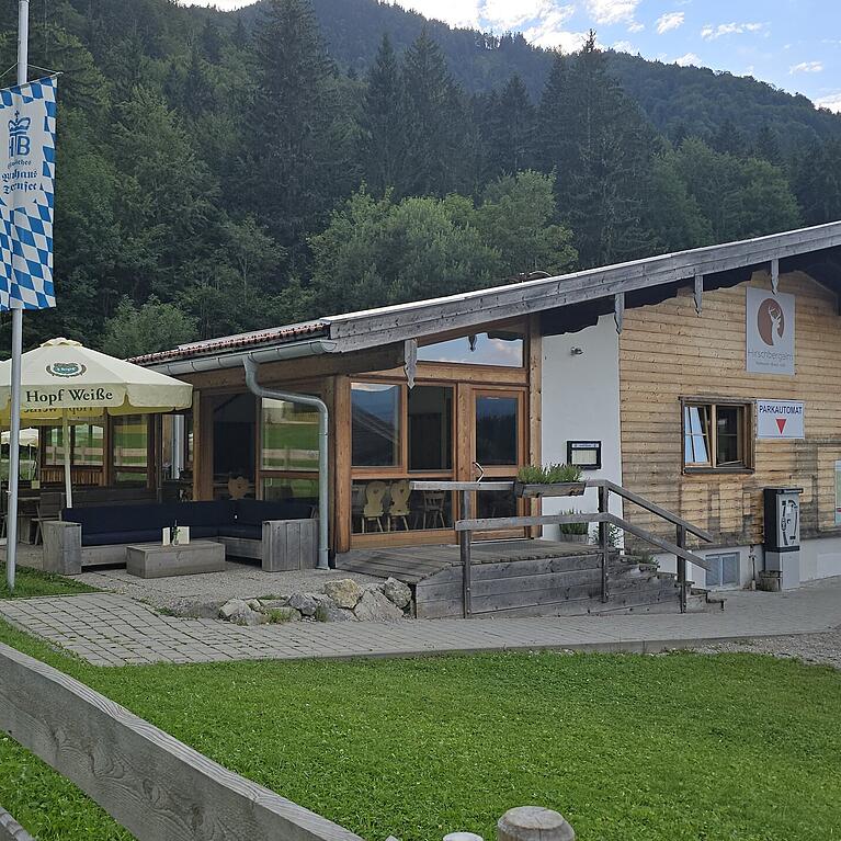 Die Hirschbergalm ist nun auch im Sommer ge&ouml;ffnet.