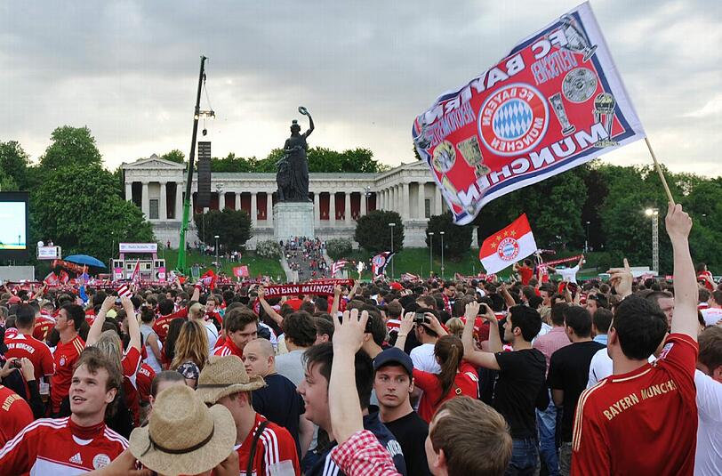 Live mitfiebern - wie im letzten Jahr. Das Public Viewing auf der Theresienwiese kostet heuer 6,90 Euro.