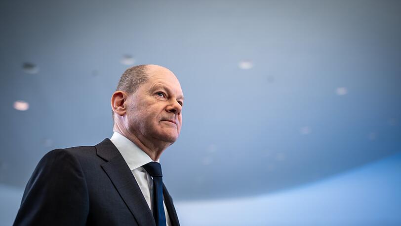Krisenforscher Frank Roselieb kritisiert Kanzler Scholz wegen seiner Corona-Strategie.