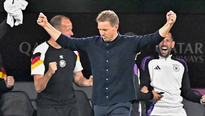 Ein Videoclip zeigt einen ganz speziellen Moment nach dem Gruppenspiel von Deutschland gegen die Schweiz (1:1) mit Julian Nagelsmann; es ist besonders unangenehm für TV-Star Klaas Heufer-Umlauf.