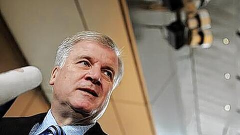40 Minuten zu früh: Seehofer konnte das CSU-Treffen gestern kaum erwarten.