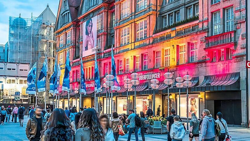 Das Kaufhaus Oberpollinger in der Fußgängerzone ist zum Ziel einer Aktion gewaltbereiter Tierschützer geworden.  Imago