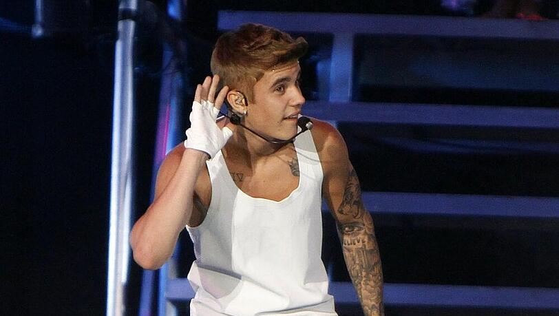 Selbst "Gott" hatte etwas zu Justin Biebers Verhaftung zu sagen Selbst "Gott" hatte etwas zu Justin Biebers Verhaftung zu sagen