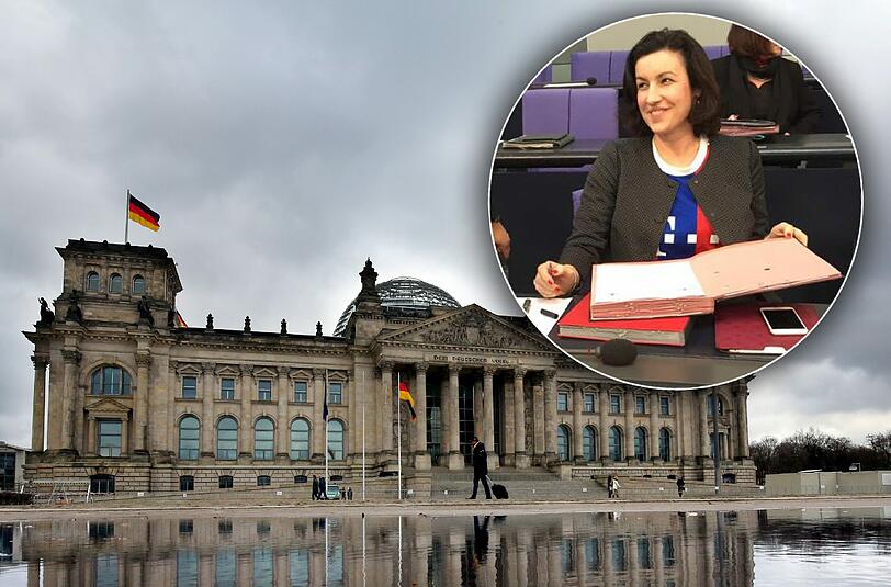 Ein Linken-Abgeordneter legte Beschwerde ein, weil CSU-Politikerin Dorothee Bär im Bayern-Trikot im Bundestag erschienen war. "Ganz schön kleingeistig für eine Partei, die immer den Wert der Toleranz predigt", meint die Abgeordnete.