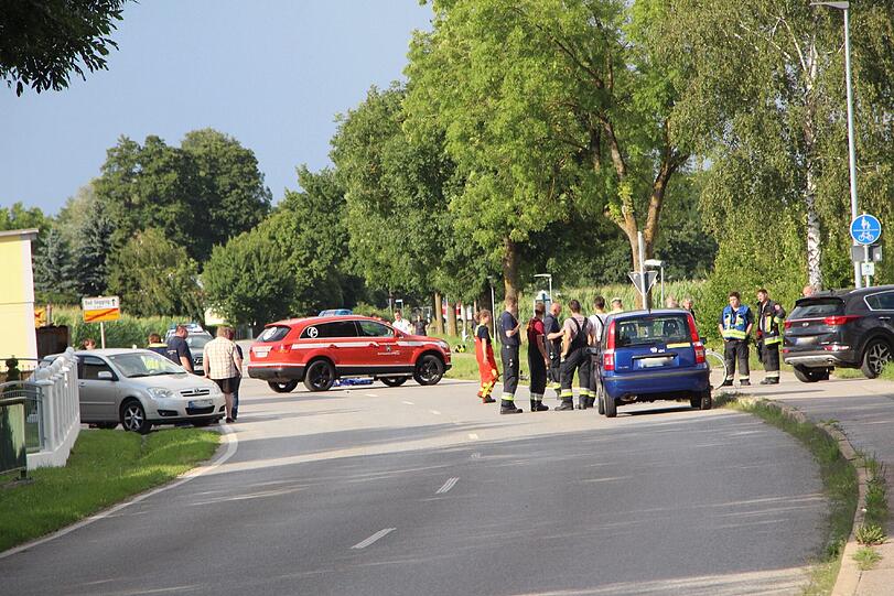 Der 9-Jährige Junge wurde auf der Landstraße in Bad Gögging von dem Sportwagen erfasst und starb noch an der Unfallstelle.