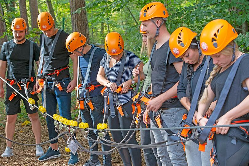 Über die Brezn oder über den Affenweg, über die 14 Meter langen Dschungelbrücke oder in der Hangelleiter der Tiefe entgegenblicken, hier ist für jeden ein Abenteuer oder Nervenkitzel dabei.