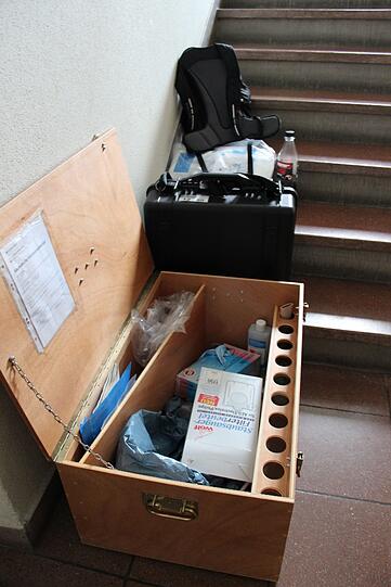 Mord in der Au: Die 91-Jährige Anna S. ist getötet worden. Die Polizei sucht im Umfeld der Wohnung in der Dollmannstraße nach Hinweisen und Spuren. Die Bilder vom Tatort...