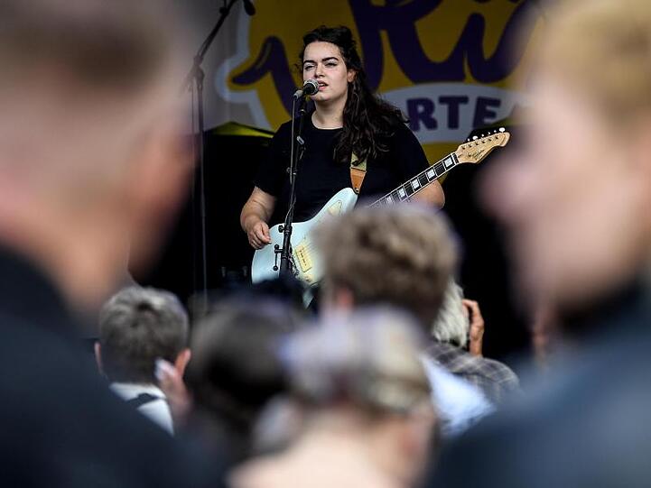 Sängerin Ilgen-Nur beim Lollapalooza Festival in Berlin.