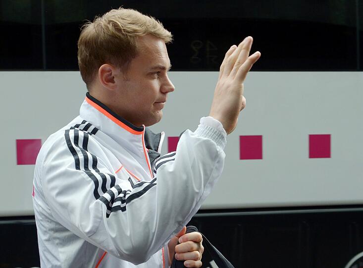 Berlin! Berlin! Der FC Bayern ist am Regent Hotel angekommen. Die Bilder