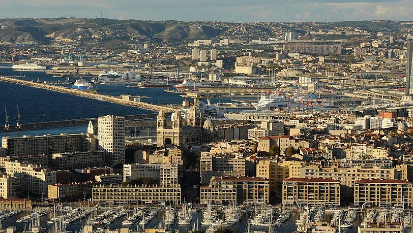 Die französische Metropole Marseille. Die derzeitige Kulturhauptstadt ist jedoch gebeutelt von bandenkriminalität und Mordanschlägen. Die französische Metropole Marseille. Die derzeitige Kulturhauptstadt ist jedoch gebeutelt von bandenkriminalität und Mordanschlägen.