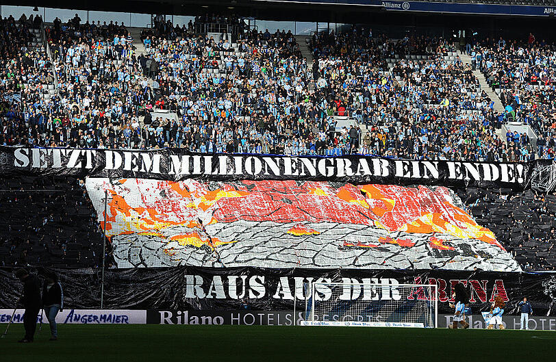 Raus aus der Arena, zurück ins Grünwalder: Die Fans des TSV 1860 hatten im Heimspiel gegen den 1. FC Nürnberg eine klare Botschaft loszuwerden.
