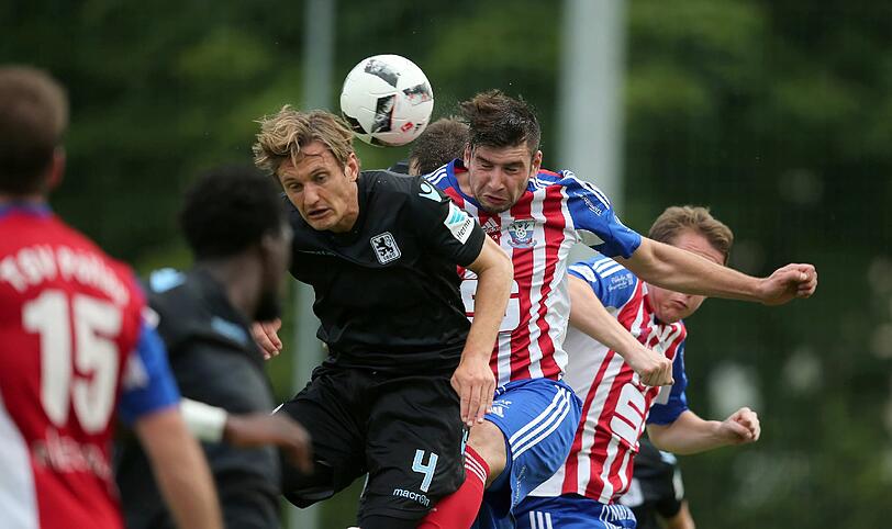 Die Bilder vom 9:0-Kantersieg der Löwen in Pöllau.