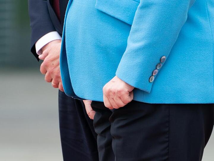 Kanzlerin Merkel hatte in den vergangenen Wochen mehrfach bei der Begrüßung anderer Regierungschefs Zitteranfälle erlitten.