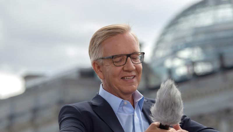 Dietmar Bartsch, Linken-Fraktionschef im Bundestag, während des ARD-Sommerinterviews. Foto: Paul Zinken Dietmar Bartsch, Linken-Fraktionschef im Bundestag, während des ARD-Sommerinterviews. Foto: Paul Zinken
