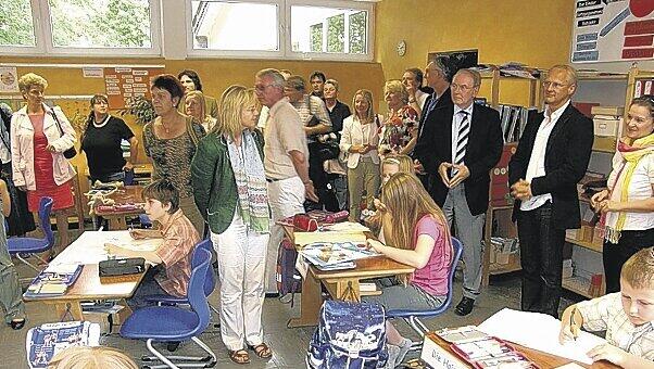 Ortstermin im oberfränkischen Bildungsparadies: Der Nürnberger Schulausschuss informiert sich in der Schule Wiesenthau.Foto: Reiner Ortstermin im oberfränkischen Bildungsparadies: Der Nürnberger Schulausschuss informiert sich in der Schule Wiesenthau.Foto: Reiner