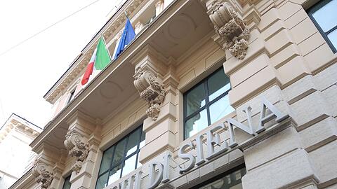 Um die einstige Krisenbank, die vor neun Jahren vom italienischen Staat vor dem Untergang gerettet worden war, k&uuml;ndigt sich ein Bieterkampf an. (Archivbild)