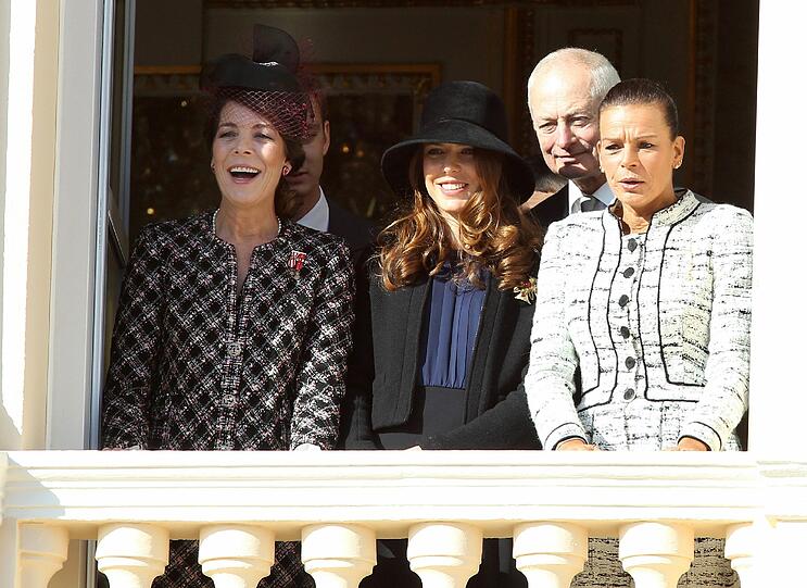 Charlotte Casiraghi hier mit ihrer Mutter Prinzessin Caroline (l.) und ihrer Tante Prinzessin Stephanie.
