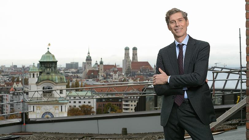 Max Wagner, der neue Geschäftsführer des Gasteig auf dem Dach der Philharmonie, wo nach dem Umbau ein Restaurant eröffnet werden soll