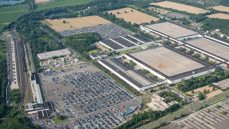 Der VW-Konzern startet in Salzgitter eine Pilotfertigung für eigene Batteriezellen. Außerdem wird dort ein Forschungszentrum eröffnet.