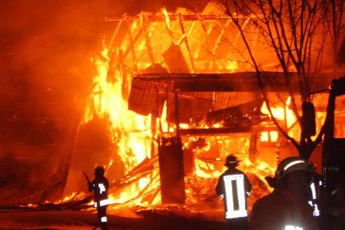 Der Albtraum eines jeden Sägewerksbesitzer - er wurde in Oberbirnbach wahr.