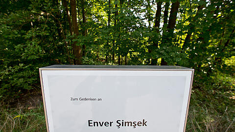 Eine Gedenktafel für das NSU-Opfer Enver Simsek.