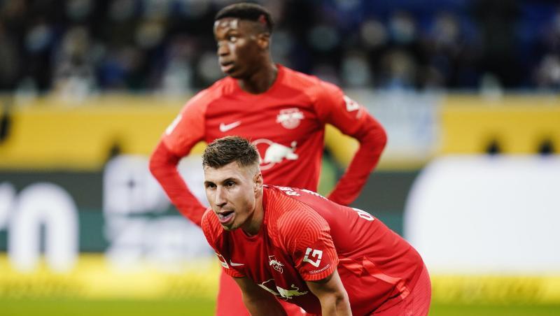 Willi Orban (r) ist überzeugt, dass man die Europa League erreichen wird.
