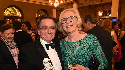 Die Witwe des verstorbenen Schauspielers Elmar Wepper findet nicht, dass die Zeit alle Wunden heile.