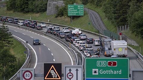 Keine extra-Geb&uuml;hren: Die Durchfahrt durch den Gotthard-Stra&szlig;entunnel ist umsonst. (Archivbild)
