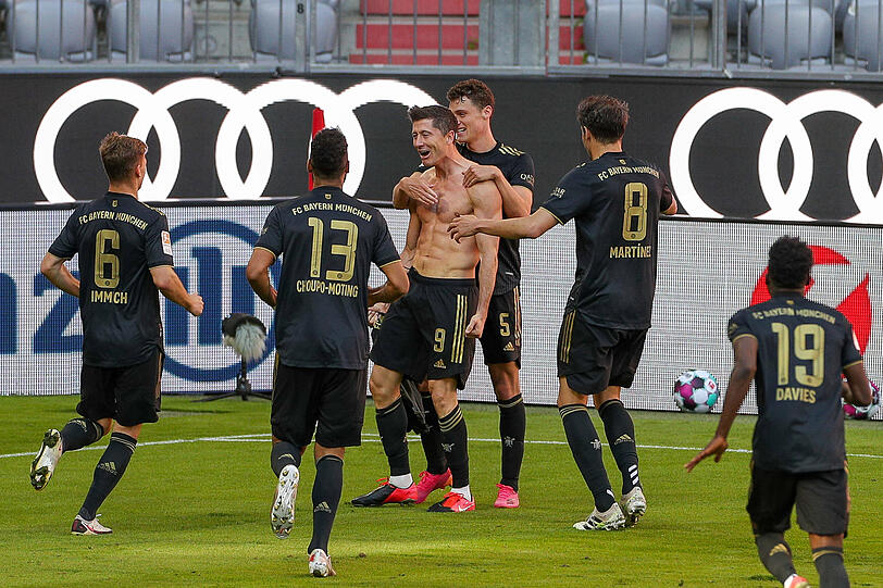 Der krönende Abschluss in der 90. Minute: Robert Lewandowski macht sein 41. Saisontor und ist alleiniger Rekordhalter in der Bundesliga.