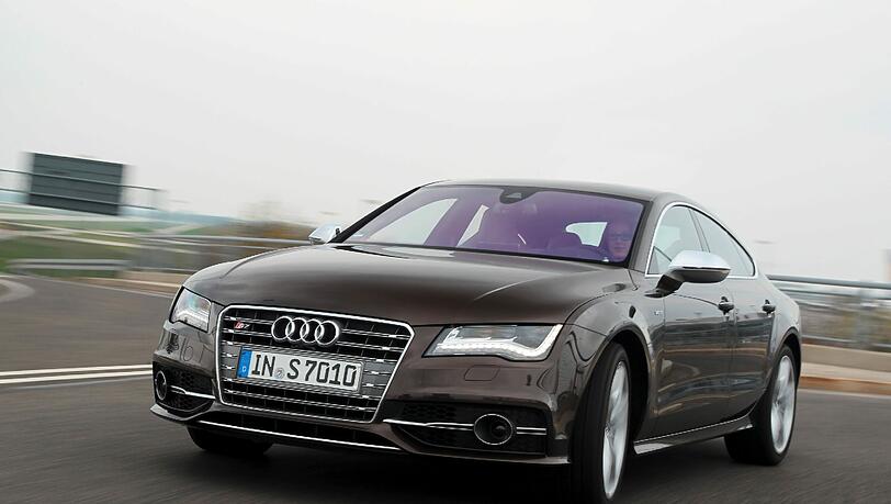 Volle Kraft voraus: Der Audi S7 (im Bild) fährt wie die ebenfalls neuen Sportmodelle S6 und S6 Avant mit einem 309 kW/420 PS starken V8-Motor. Volle Kraft voraus: Der Audi S7 (im Bild) fährt wie die ebenfalls neuen Sportmodelle S6 und S6 Avant mit einem 309 kW/420 PS starken V8-Motor.