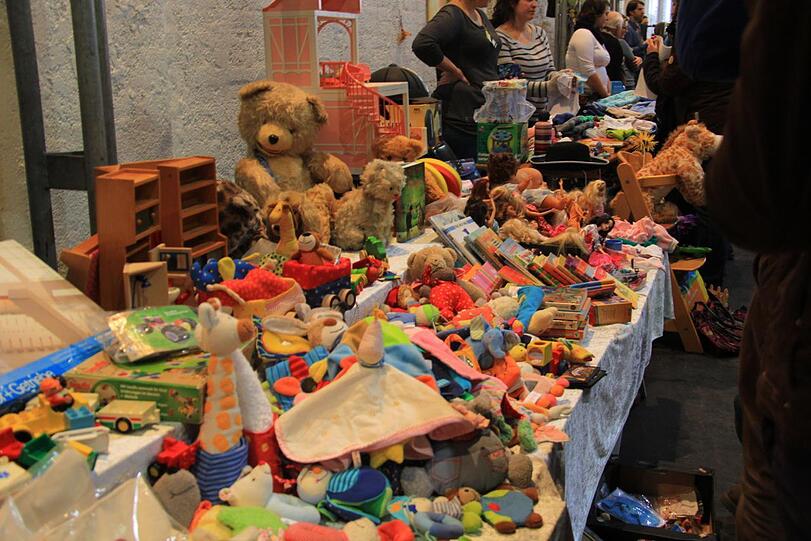 Kuschelbären, Kinderbücher: All das gibt es auf dem Kinderflohmarkt.