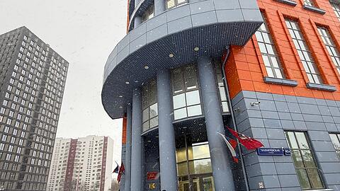 Die russische Justiz setzt das Strafverfahren gegen den deutschen Karnevalisten Jacques Tilly fort. (Archivbild)