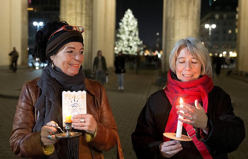 Bilder vom Brandenburger Tor. Hier endete die nicht ganz vollständige Lichterkette.