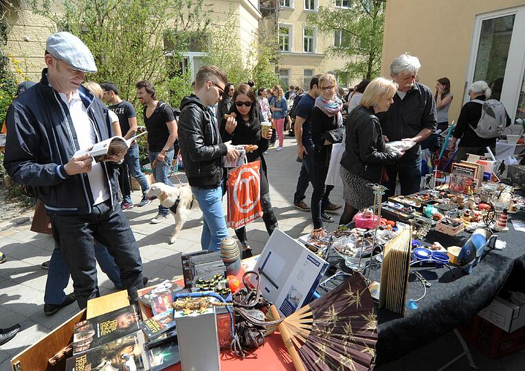 Hofflohmarkt in der Metzstraße