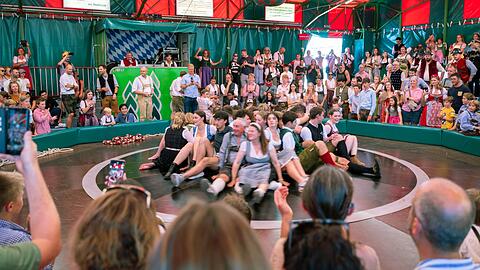 Will hier jemand seine Freundin filmen oder die Bilder im Internet hochladen? Das ist die Krux beim Teufelsrad (Archivbild).