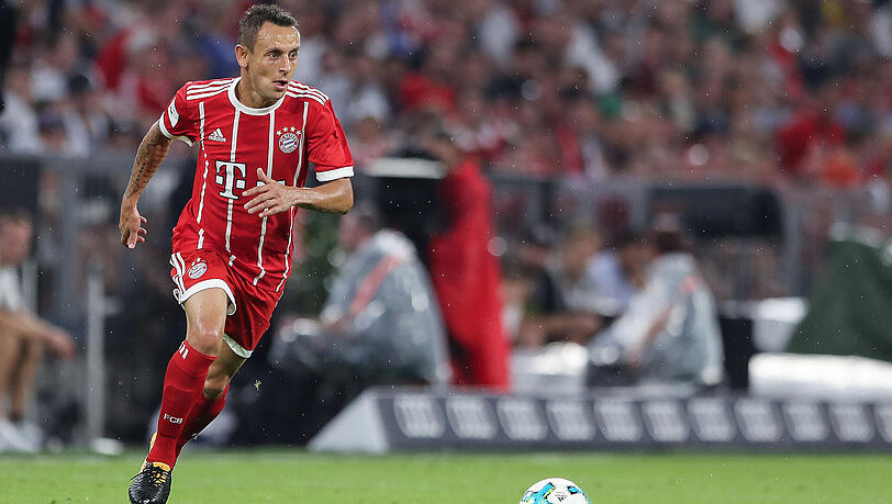 Rafinhas Vertrag beim FC Bayern läuft noch bis 2018. Rafinhas Vertrag beim FC Bayern läuft noch bis 2018.