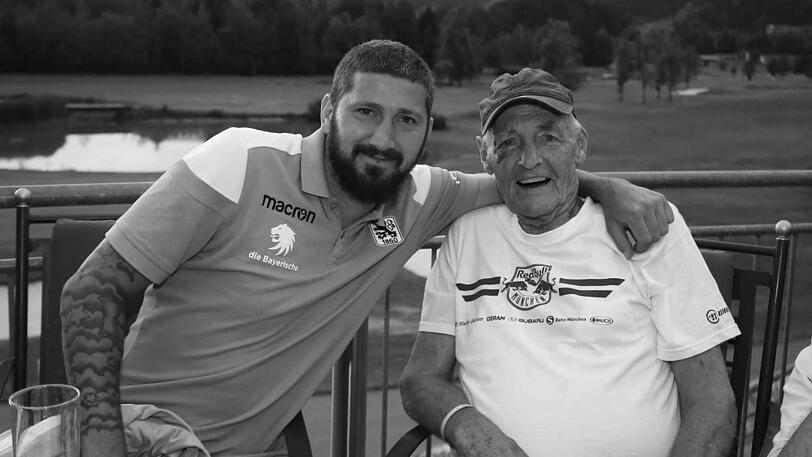 Stammgast bei den Trainingslagern des TSV 1860: Charly Heck, hier mit Sascha Mölders in Windischgarsten.