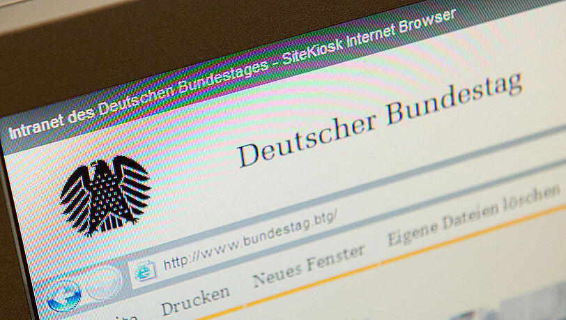Auf ihre Bundestags-E-Mails können die Abgeordneten während der Wartungsarbeiten nicht zugreifen. Auf ihre Bundestags-E-Mails können die Abgeordneten während der Wartungsarbeiten nicht zugreifen.