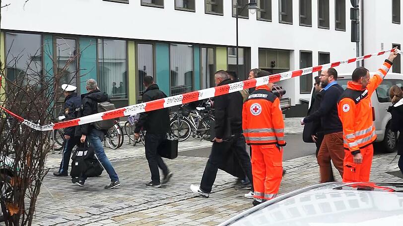 Geiselnahme beendet: Das SEK in Pfaffenhofen im Einsatz. Klicken Sie sich durch die Bilder!