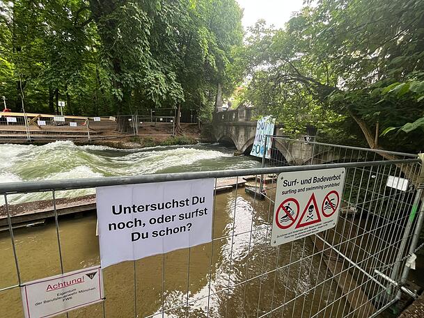 "Untersuchst du noch oder surfst du schon?" Langsam werden die Kommentare auf die Sperrung immer zynischer. "Untersuchst du noch oder surfst du schon?" Langsam werden die Kommentare auf die Sperrung immer zynischer.