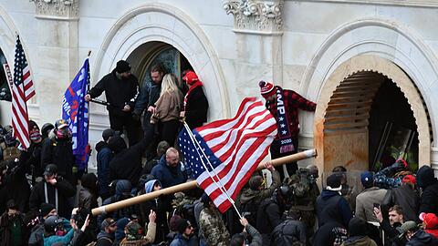 Beim Sturm aufs US-Kapitol am 6. Januar 2021 war auch der damals 19 Jahre alte Kadett Elias Irizarry dabei - mittlerweile hat er eine Anstellung beim US-Verteidigungsministerium. (Archivbild)