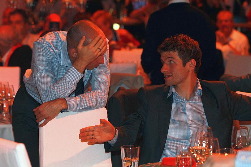 Bittere Niederlage für die Bayern: Beim Bankett war die Stimmung auf dem Boden. Die Bilder