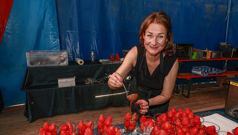 Julia Brodbeck hat sich von den gehypten Schoko-Erdbeeren des Londoner Borough Market inspirieren lassen. Julia Brodbeck hat sich von den gehypten Schoko-Erdbeeren des Londoner Borough Market inspirieren lassen.