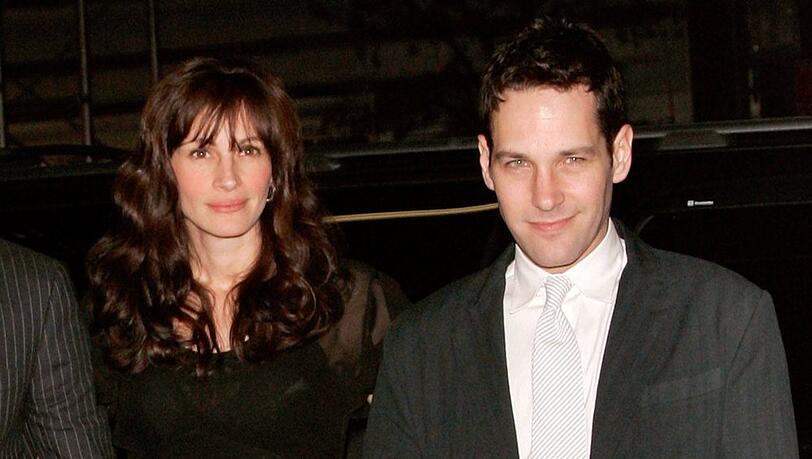 So sahen Julia Roberts und Paul Rudd vor 20 Jahren bei ihrem gemeinsamen Broadway-Abenteuer aus. So sahen Julia Roberts und Paul Rudd vor 20 Jahren bei ihrem gemeinsamen Broadway-Abenteuer aus.