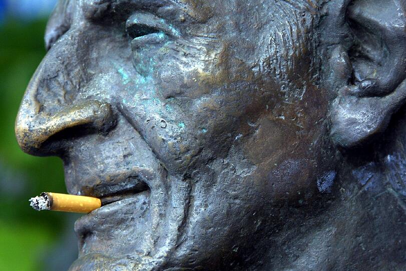 Das Sigi-Sommer-Denkmal am Roseneck muss manchmal für Gag-Fotos herhalten. Sigi Sommer würde darüber nur lachen.