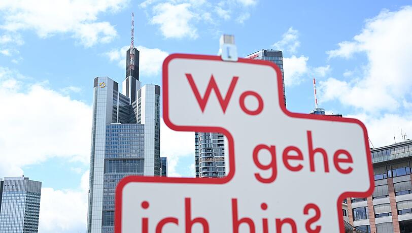 Mit steigenden Gewinnen und höheren Ausschüttungen will die Commerzbank ihre Eigenständigkeit bewahren (Archivbild)