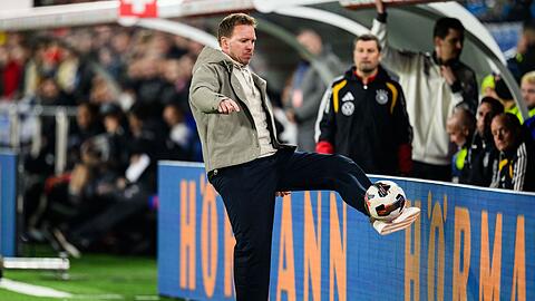 Julian Nagelsmann setzt im deutschen Tor notgedrungen auf Hoffenheims Oliver Baumann. (Archivbild)